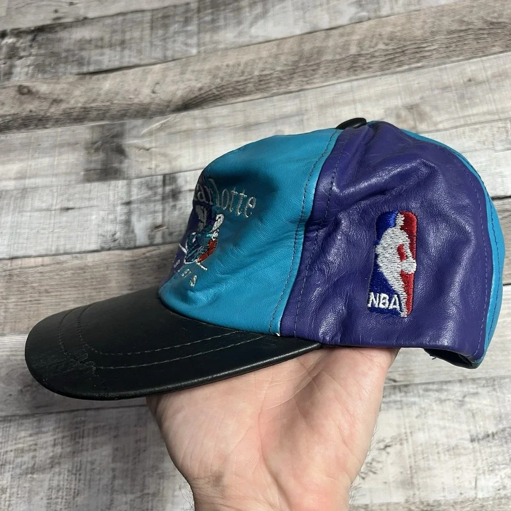 Charlotte Hornets SnapBack One Size Leather Vintage 90s NBA  Basketball